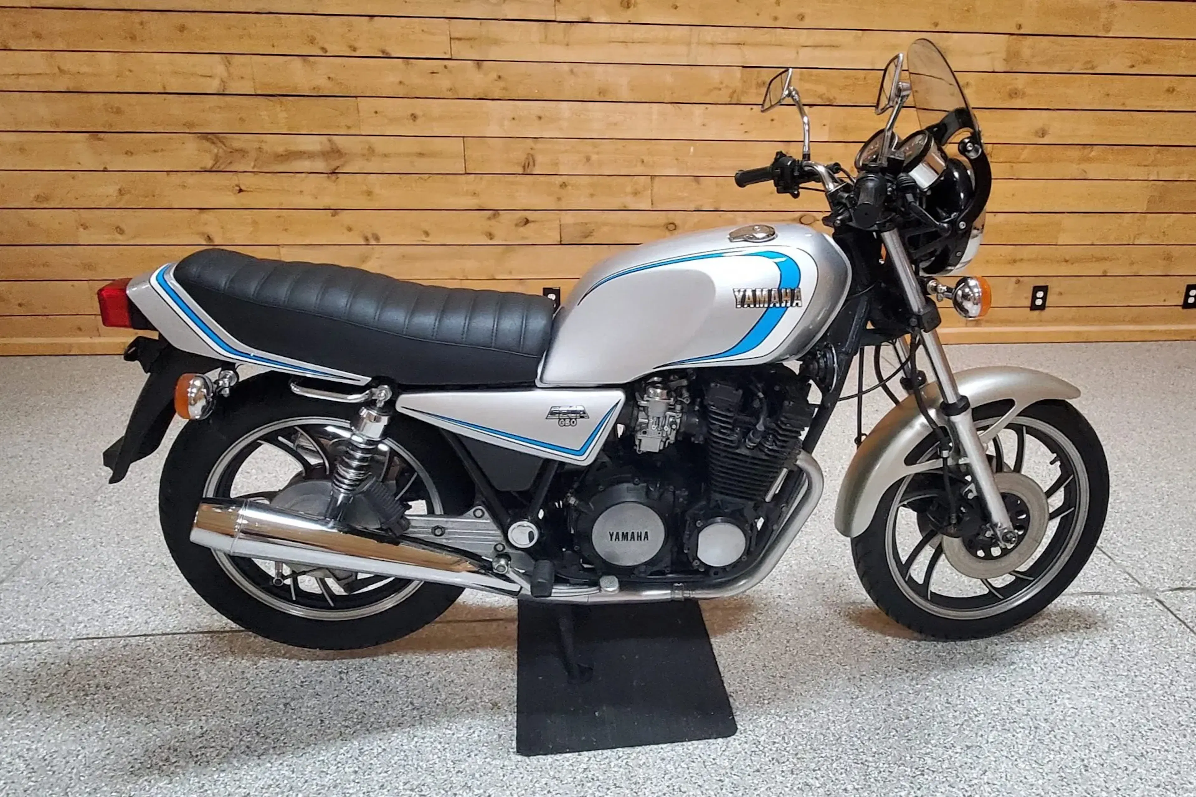 希少YAMAHA SR-550s(1982年) Fender 60th PU搭載 1982 Yamaha XJ550R Seca VIN JYA4U8009CA022769 | Hagerty Valuation